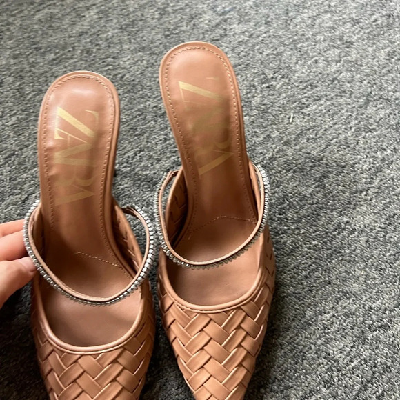 ZARA Nude Woven Mule Pointed Toe Rhinestone Strap Mule Size 39 - Picture 8 of 12